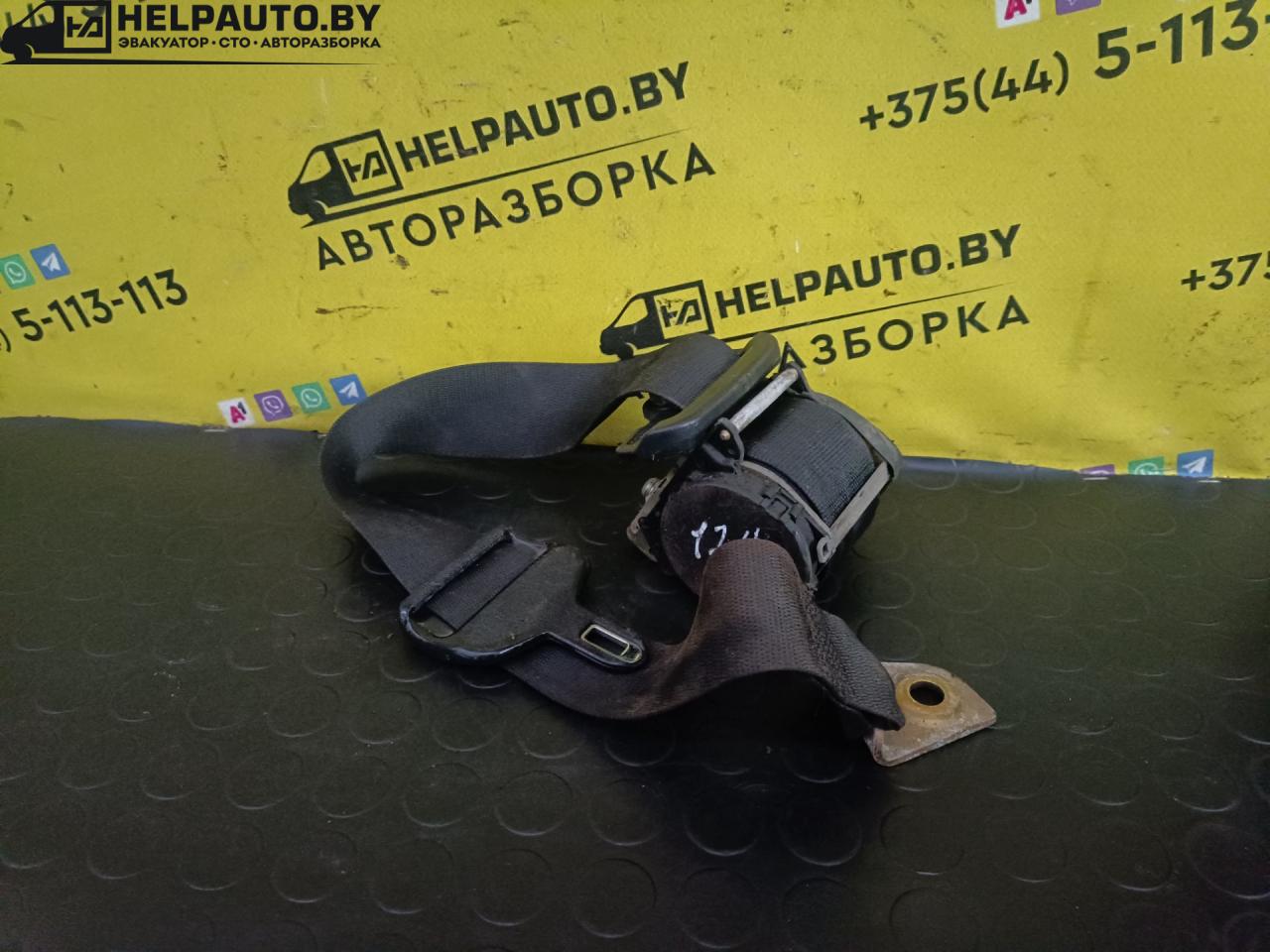 ремень безопасности Mercedes-Benz E-Класс W124 1989, 2.0 л., бензин, МКПП, седан, задний привод - фото №1