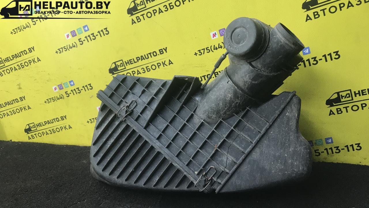 корпус воздушного фильтра Renault Laguna 1 поколение 1996, 1.8 л., бензин, МКПП, хетчбэк 5 дв., передний привод, F3P - фото №1