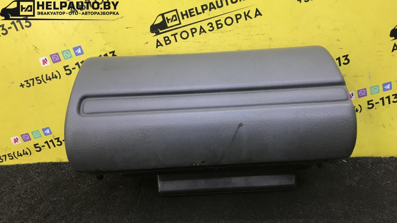 бардачок Renault Laguna 1 поколение 1995, 1.8 л., бензин, МКПП, хетчбэк 5 дв., передний привод, F3P, 7700824128 - фото №1