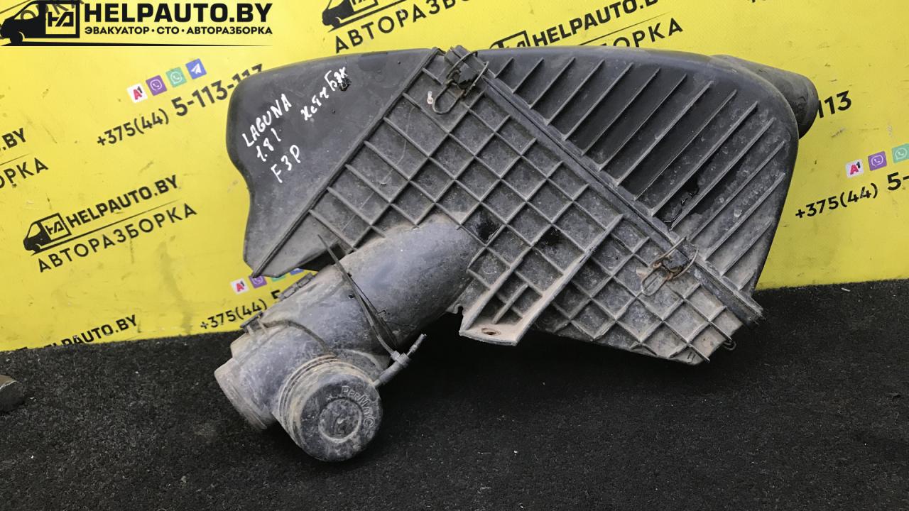 корпус воздушного фильтра Renault Laguna 1 поколение 1995, 1.8 л., бензин, МКПП, хетчбэк 5 дв., передний привод, F3P - фото №1