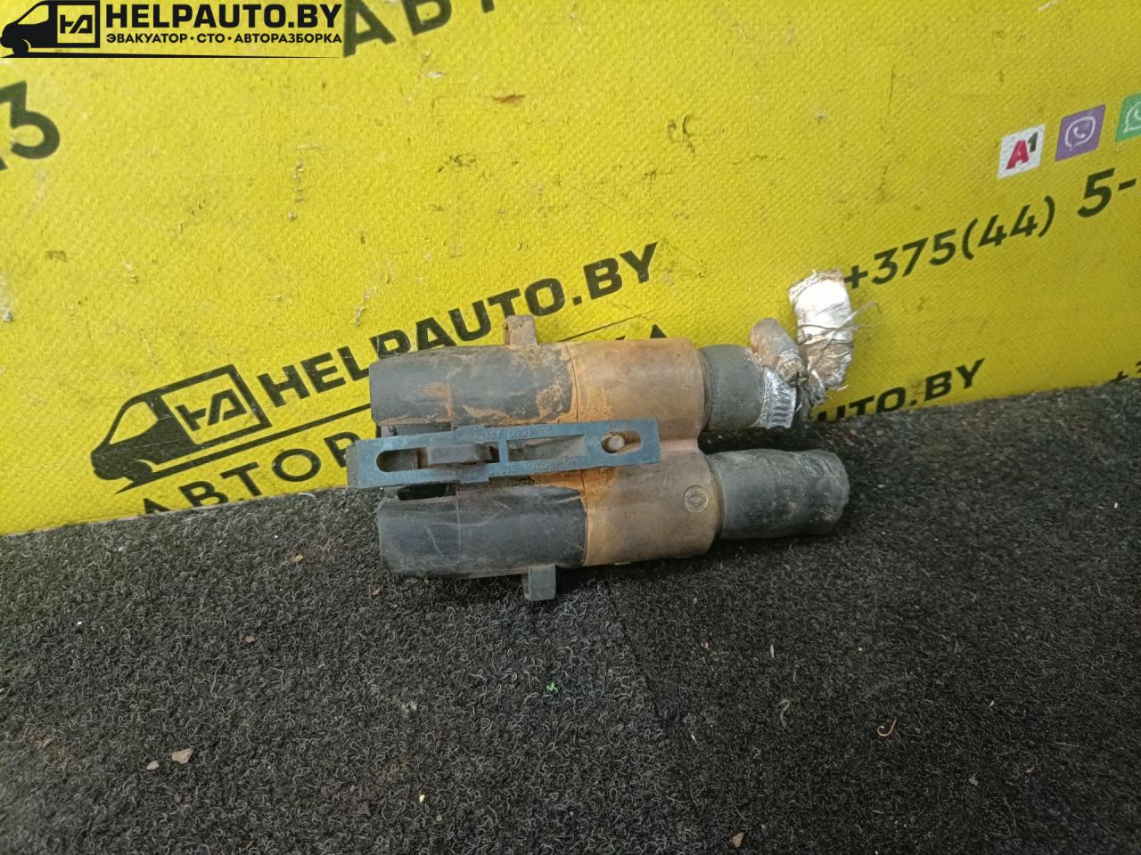 патрубок отопителя (печки) Renault Laguna 1 поколение 1995, 1.8 л., F3P - фото №1