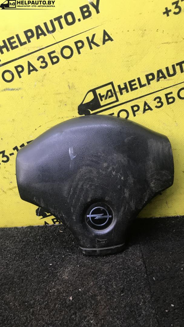подушка безопасности водителя Opel Vectra A 1990, 1.8 л., бензин, МКПП, седан, передний привод - фото №1