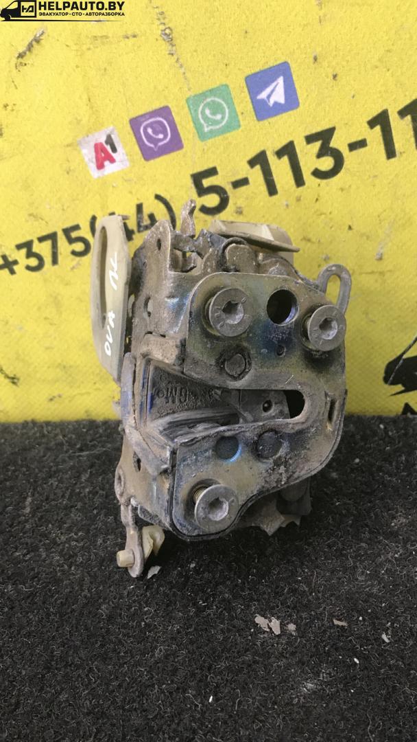 замок двери передней левой Opel Vectra A 1990, 1.8 л., бензин, МКПП, седан, передний привод - фото №1