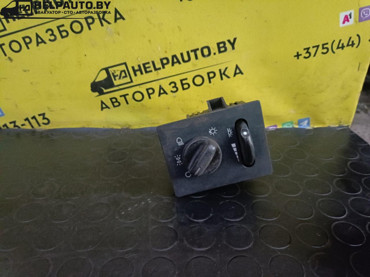 блок управления светом Opel Sintra 1 поколение 1998, 2.2 л., X 22 XE, бензин, МКПП, минивэн, передний привод - фото №1