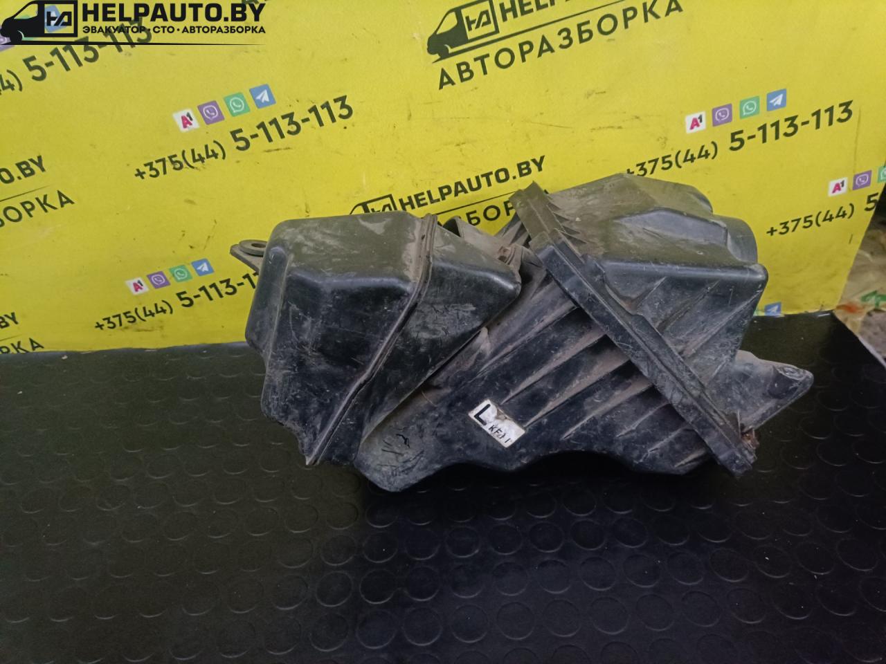 корпус воздушного фильтра Mazda Xedos 6 1 поколение 1995, 2.0 л., i, бензин, АКПП, седан, передний привод - фото №1