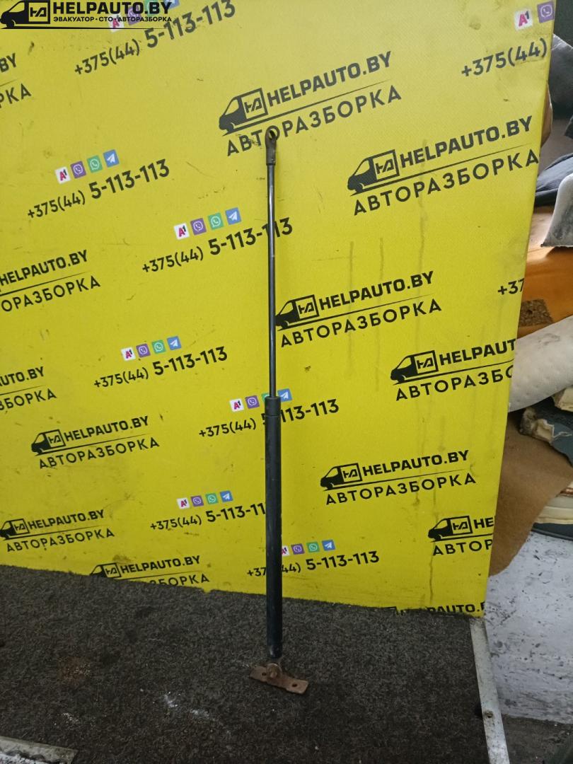амортизатор капота Opel Omega B 1997, 2.5 л., X 25 XE, бензин, МКПП, седан, задний привод, X25XE - фото №1