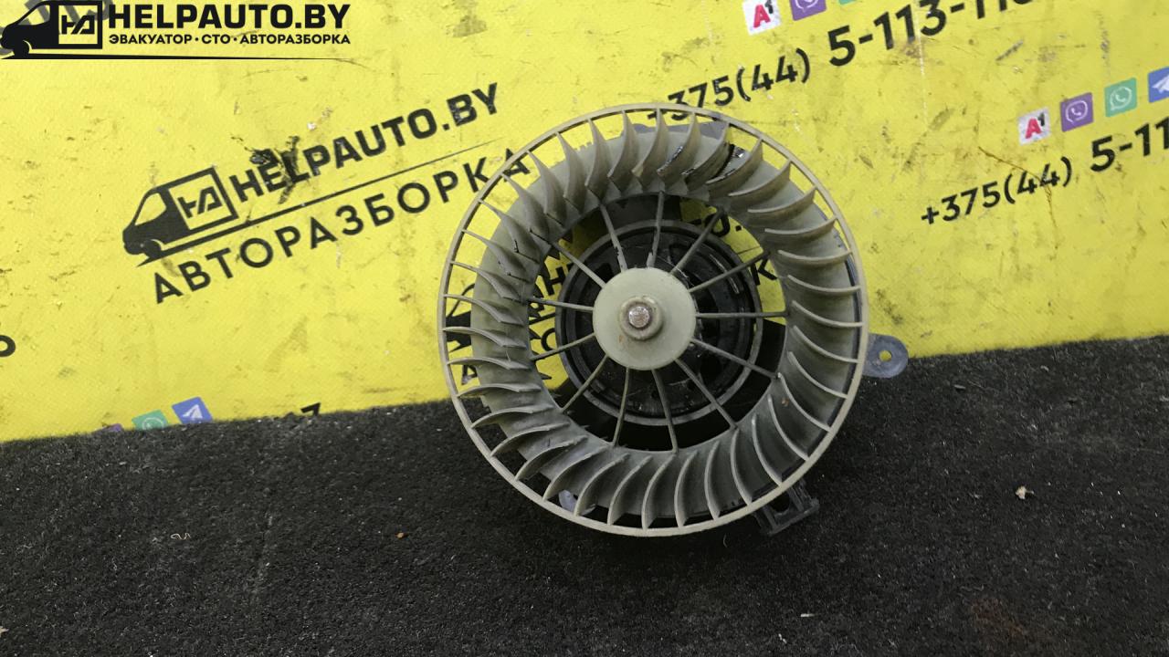 моторчик печки Mercedes-Benz E-Класс W124 1989, 2.0 л., i, бензин, МКПП, седан, задний привод - фото №1