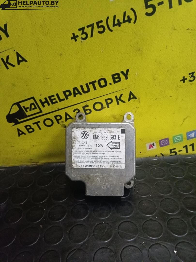 блок AirBag Volkswagen Golf 3 поколение 1996, 5WK4137E, 6N0909603E - фото №1