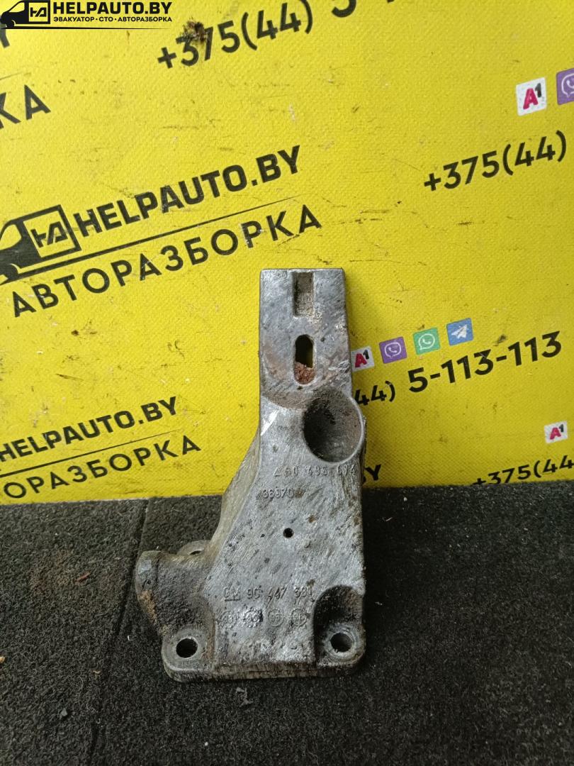 кронштейн двигателя Opel Omega B 1997, 2.5 л., бензин, МКПП, седан, задний привод, X25XE - фото №1