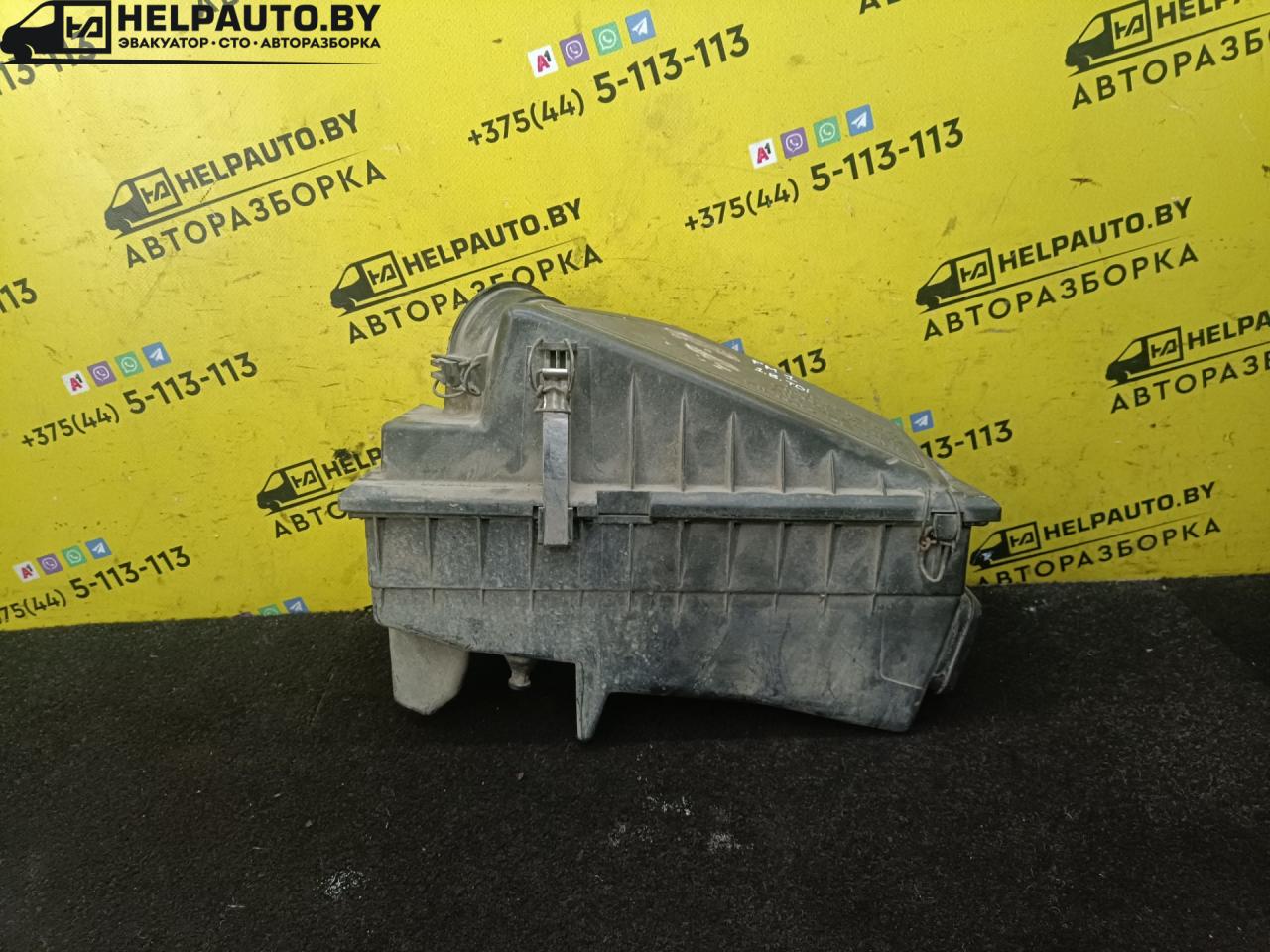 корпус воздушного фильтра Ford Mondeo 1 поколение 1996, 1.8 л., дизель, МКПП, универсал, передний привод - фото №1