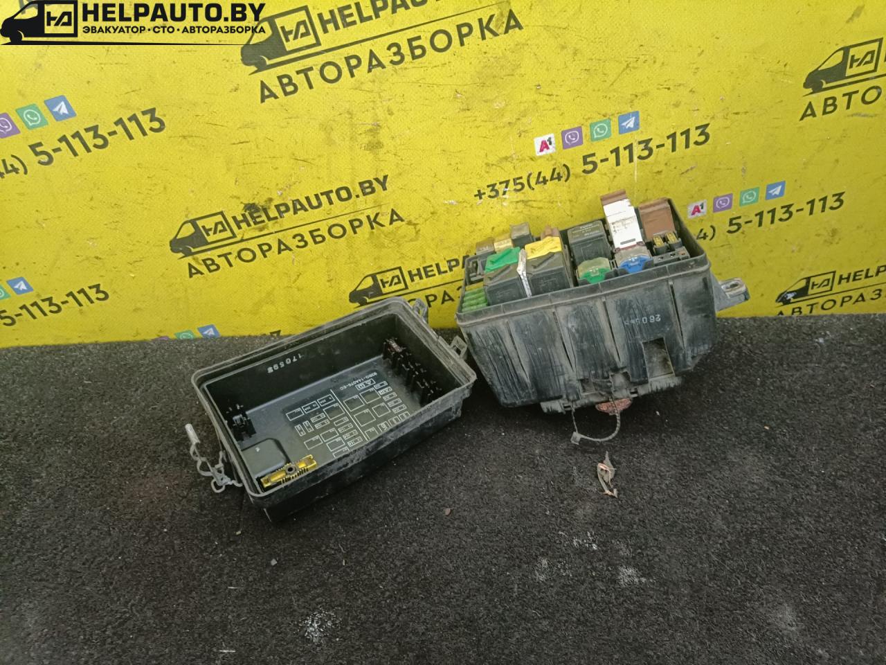 блок предохранителей Ford Mondeo 1 поколение 1996, 1.8 л., дизель, МКПП, универсал, передний привод - фото №1
