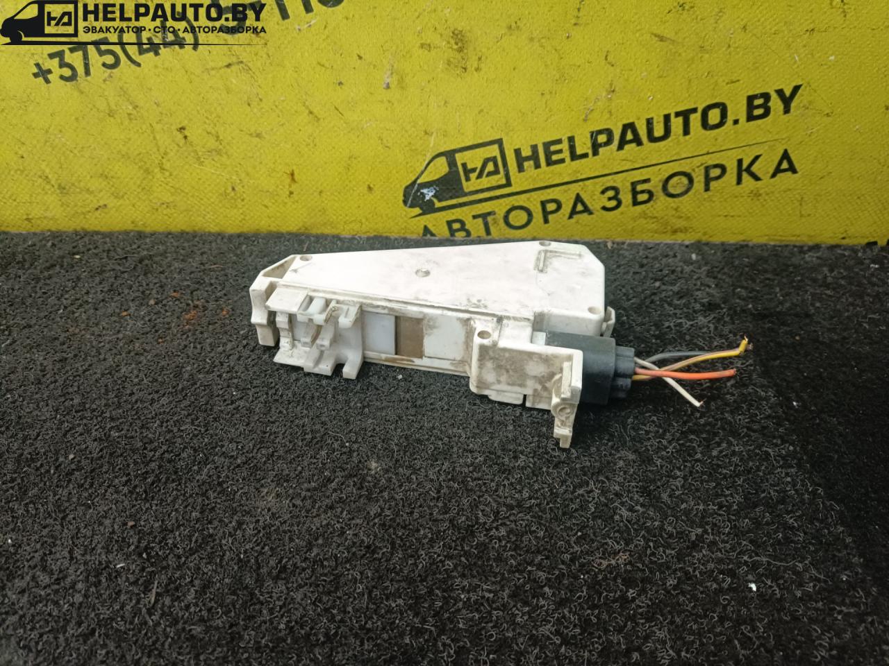 активатор (привод) замка двери Ford Mondeo 1 поколение 1996, 1.8 л., дизель, МКПП, универсал, передний привод - фото №1