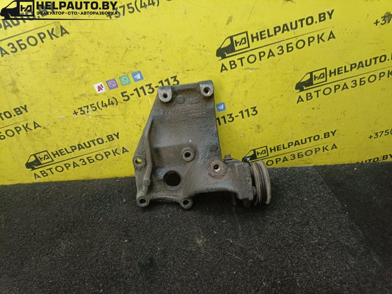 кронштейн компрессора кондиционера Ford Mondeo 1 поколение 1995, 1.8 л., TD, дизель, МКПП, универсал, передний привод - фото №1