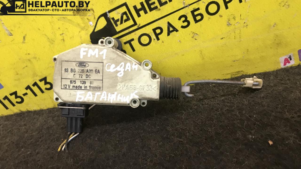 активатор замка багажника Ford Mondeo 1 поколение 1995, 1.8 л., бензин, МКПП, седан, передний привод - фото №1