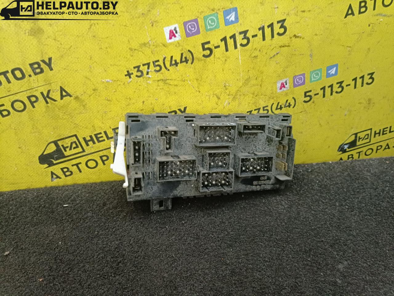 блок предохранителей Volkswagen Transporter T3 1982, 1.6 л., дизель, 171941813D - фото №1