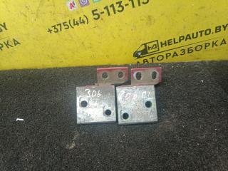 петля двери Peugeot 306 1 поколение 1995, 1.8 л., i, бензин, 5МКПП, хетчбэк 5 дв., передний привод, LFZ, XU7JP