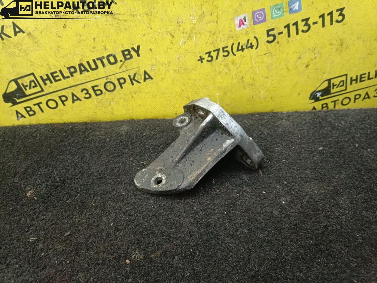 кронштейн гидроусилителя Peugeot 306 1 поколение 1995, 1.8 л., i, бензин, МКПП, хетчбэк 5 дв., передний привод, LFZ, XU7JP - фото №1