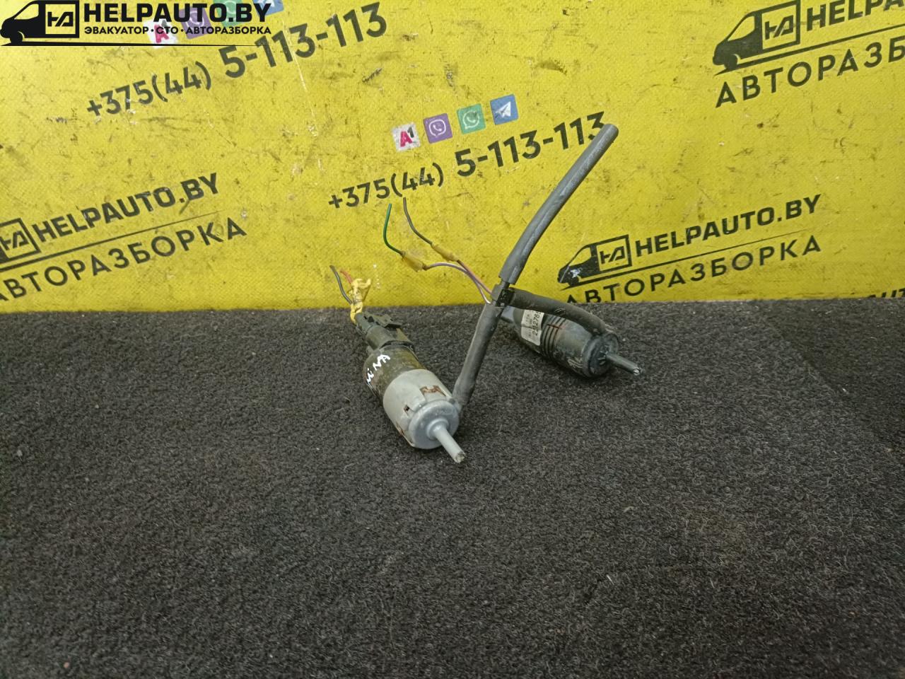 насос (моторчик) омывателя стекла Chevrolet Lumina 2 поколение 1996, 3.1 л., i, бензин, АКПП, минивэн, передний привод, MINIVAN - фото №1