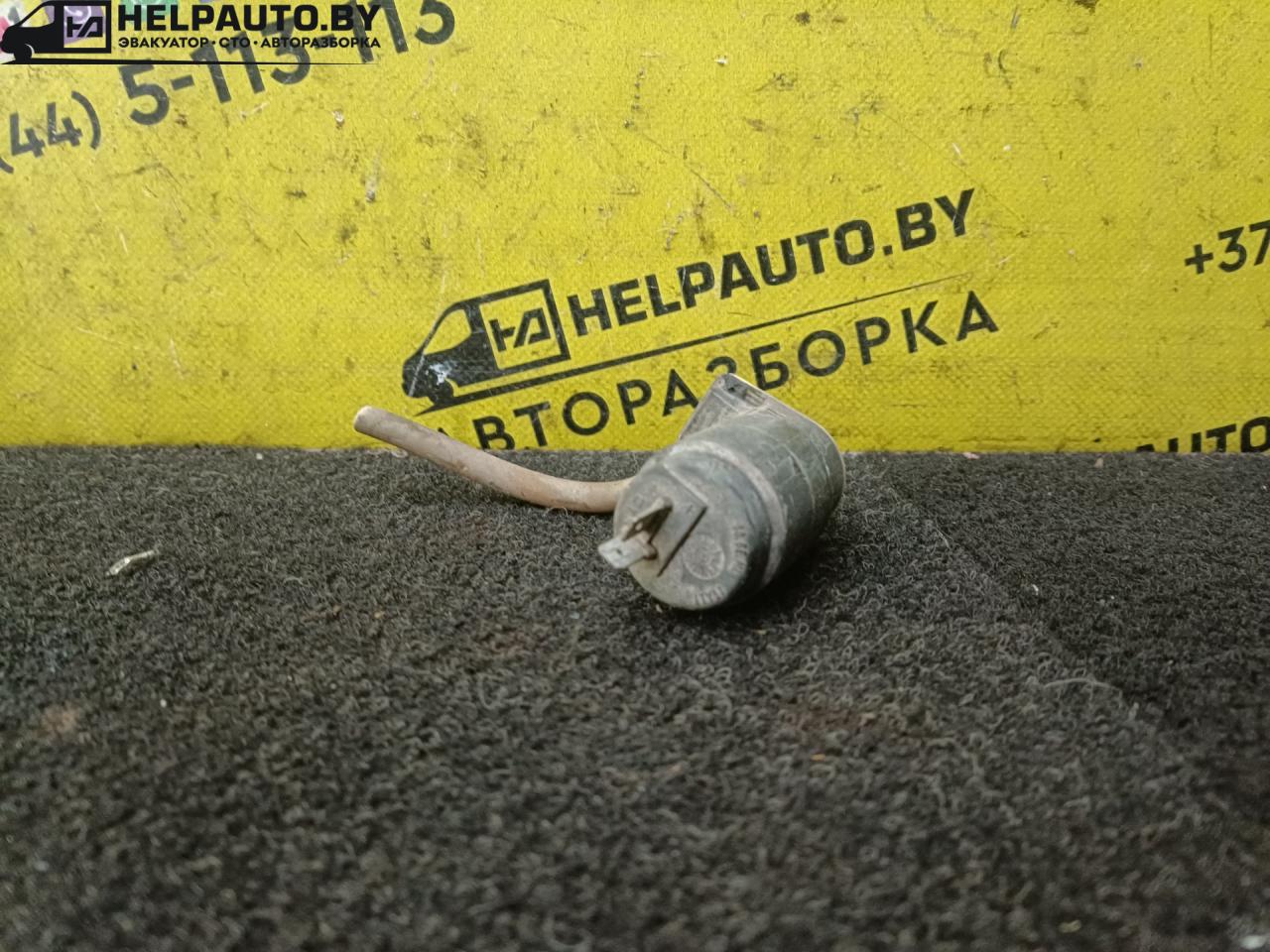 насос (моторчик) омывателя стекла Fiat Palio 1 поколение 1998, 1.2 л., i, бензин, МКПП, универсал, передний привод, 188A4000 - фото №1