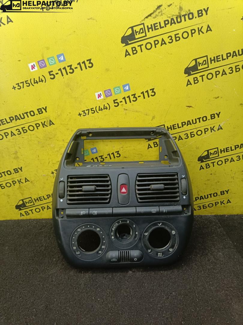 Декоративная накладка центральной консоли Fiat Bravo 1 поколение 1999, 1.2 л., i, бензин, МКПП, хетчбэк 3 дв., передний привод, 188A5000 - фото №1
