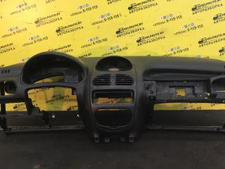 панель передняя салона (торпедо) Peugeot 206 1 поколение 2000, 1.6 л., i, бензин, 5МКПП, хетчбэк 5 дв., NFZ