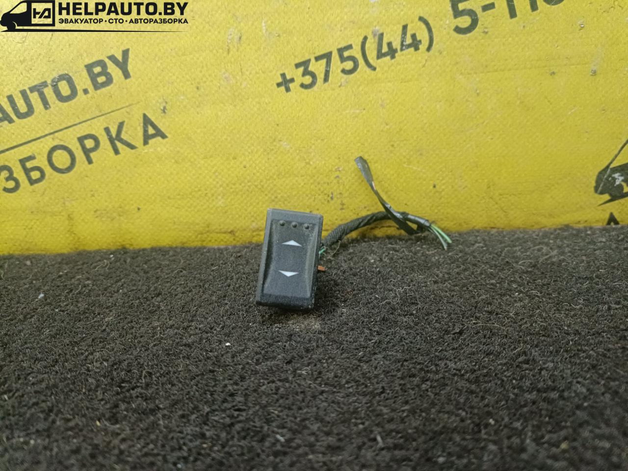 кнопка стеклоподъемника переднего правого Ford Mondeo 3 поколение 2001, 1.8 л., i, CHBA, бензин, МКПП, серебристый, седан, передний привод - фото №1