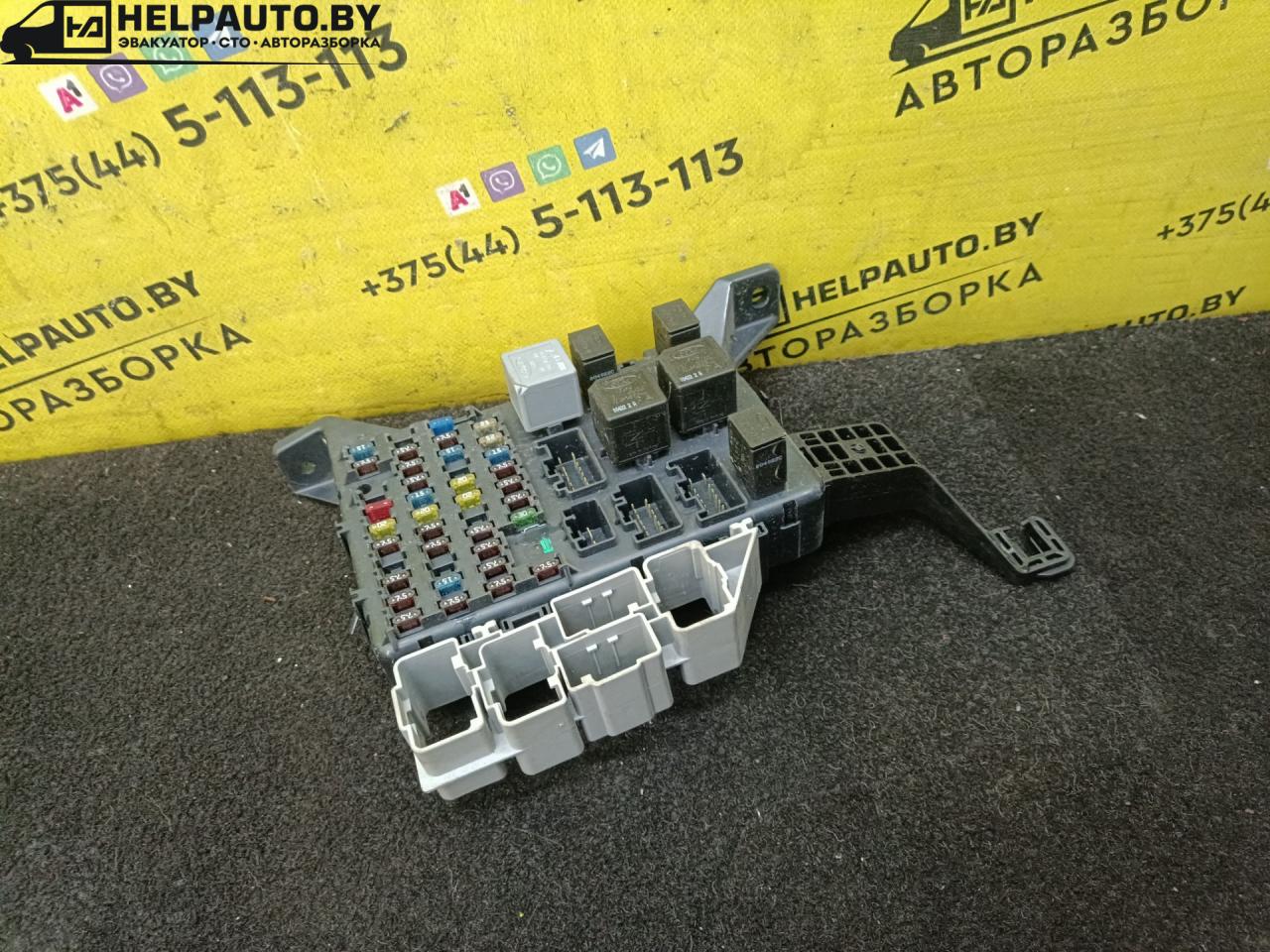 блок предохранителей Ford Mondeo 3 поколение 2001, 1.8 л., i, CHBA, бензин, МКПП, серебристый, седан, передний привод - фото №1