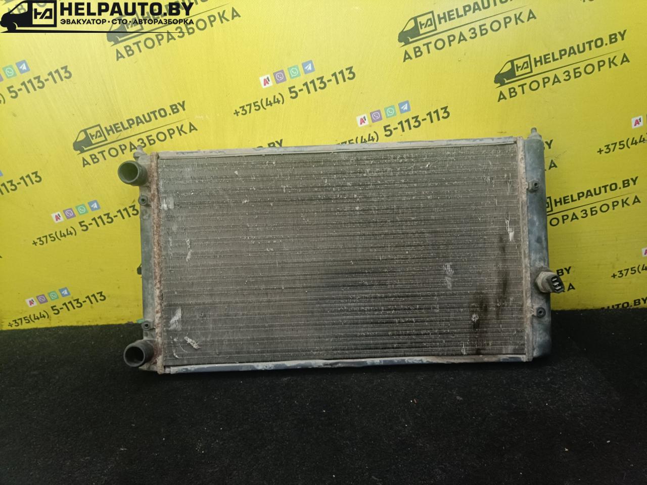 радиатор (основной) Volkswagen Golf 3 поколение 1994, 1.4 л., бензин, МКПП, хетчбэк 5 дв., передний привод - фото №1
