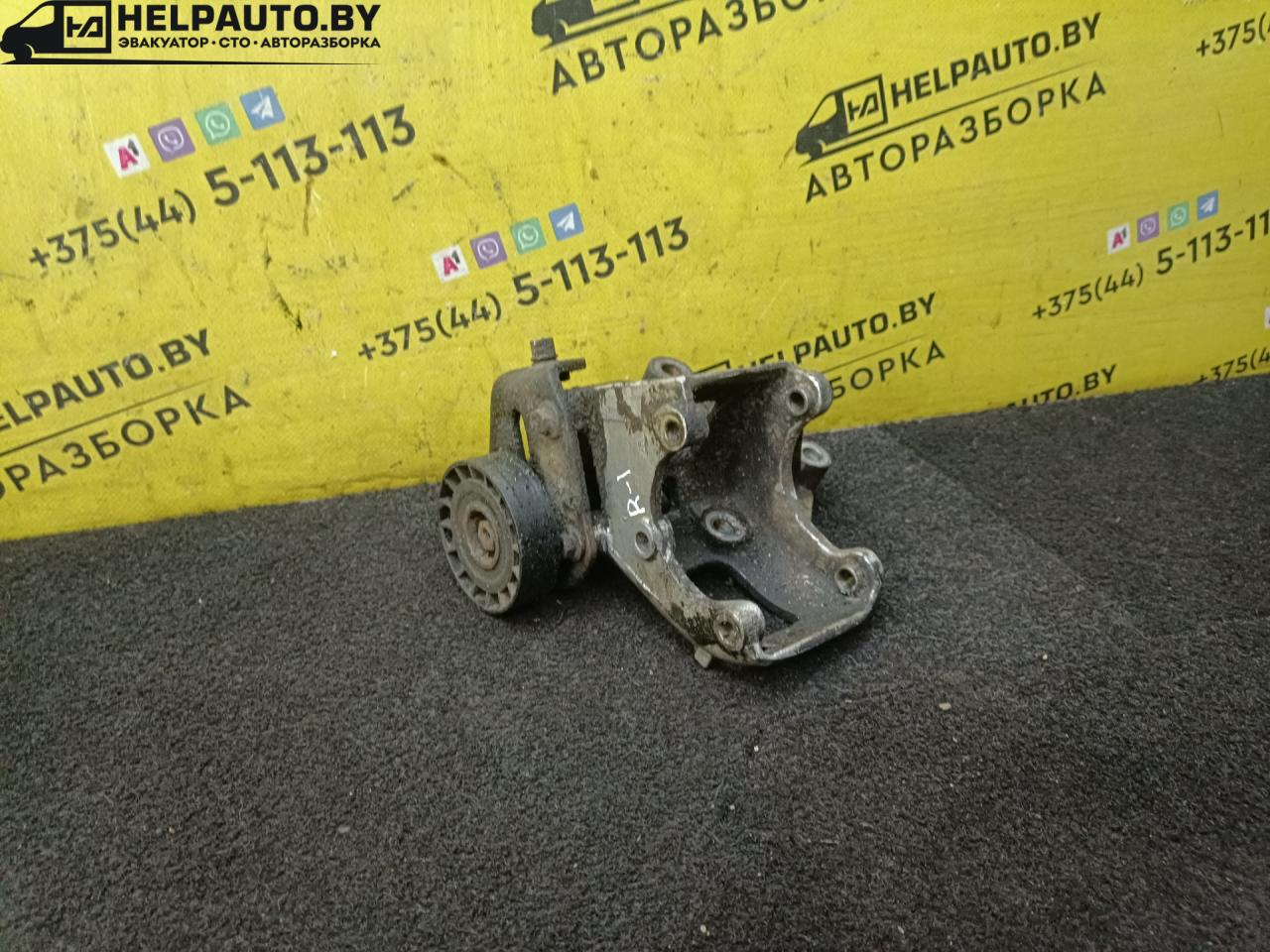 кронштейн двигателя Rover 400 Series 2 поколение 1998, 1.6 л., бензин, МКПП, зеленый, хетчбэк 5 дв. - фото №1