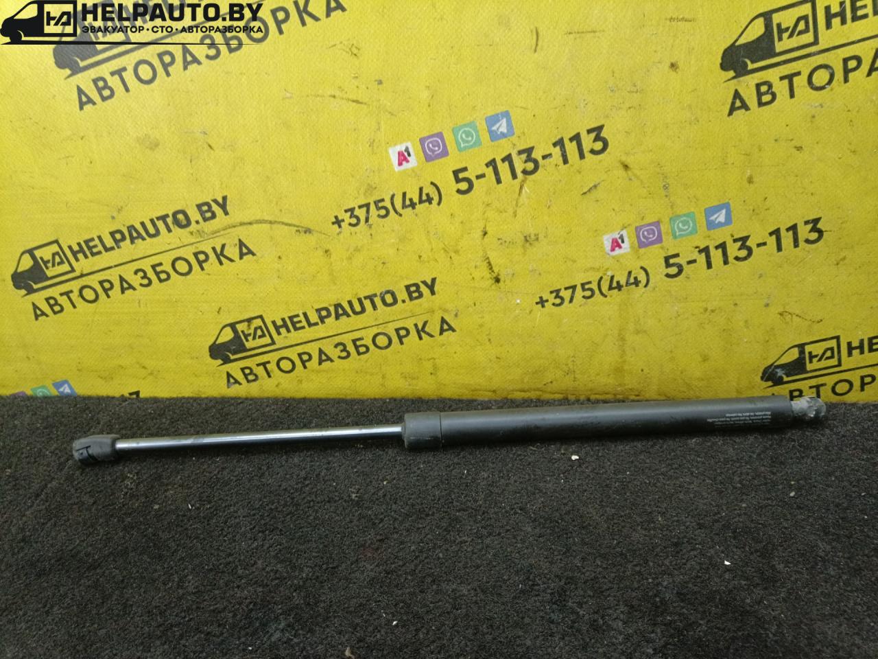 амортизатор крышки багажника (3-5 двери) Audi A6 4B/C5 1999, 2.5 л., дизель, АКПП, зеленый, универсал - фото №1