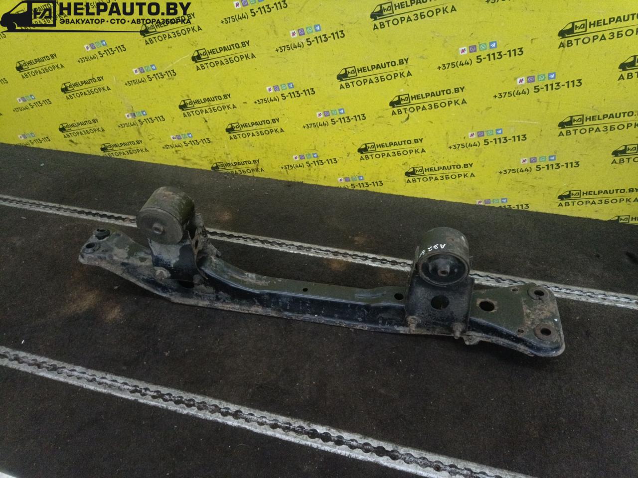 балка подвески передняя (подрамник) Nissan Maxima A32 2000, 3.0 л., VQ30DE, бензин, МКПП, бордовый, седан - фото №1