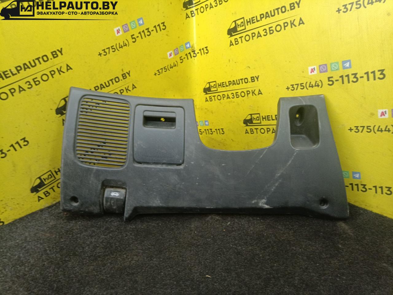 пластик Mitsubishi Carisma 1 поколение 1997, 1.9 л., F8QT, дизель, МКПП, зеленый, хетчбэк 5 дв. - фото №1