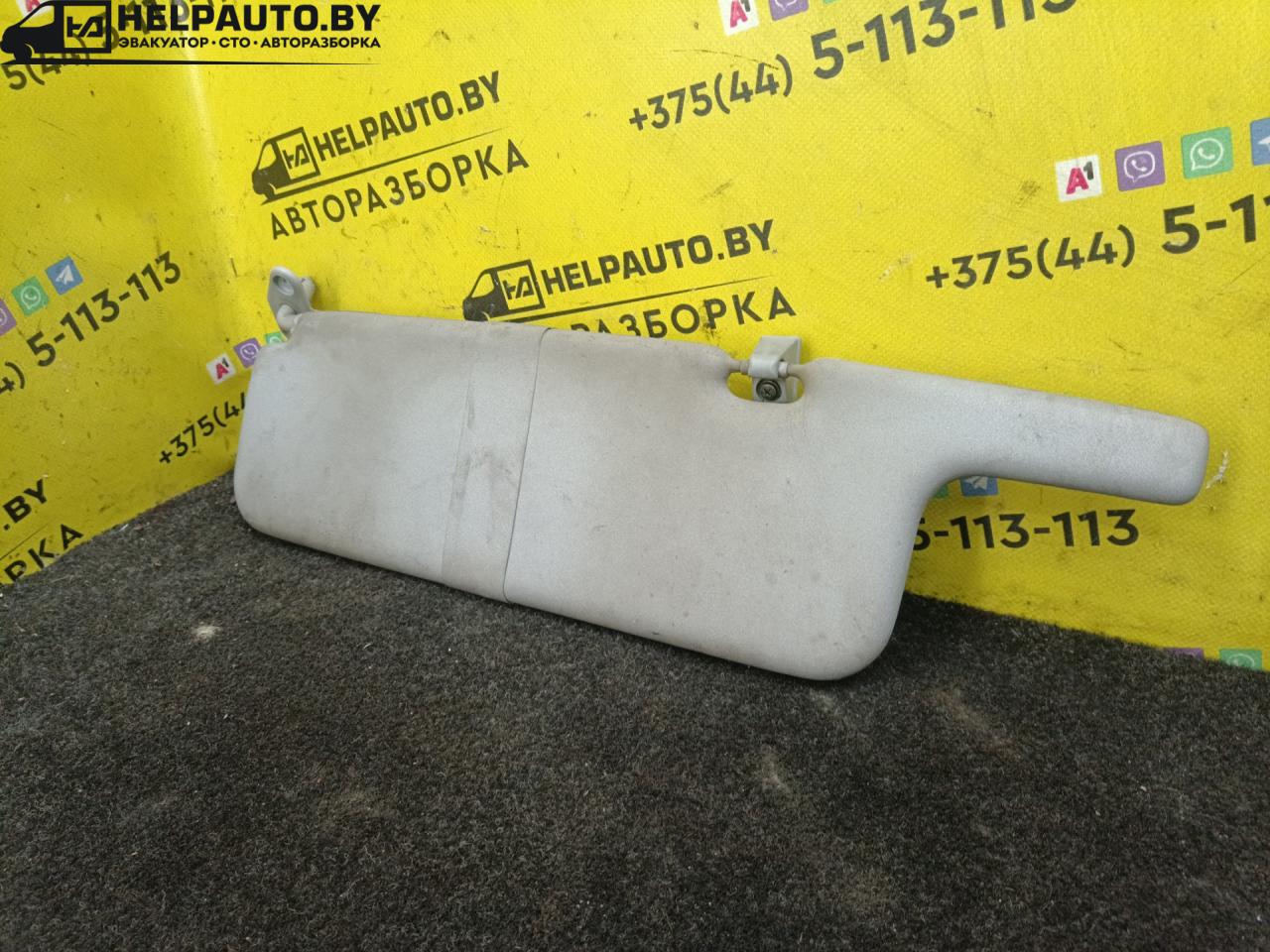козырек солнцезащитный Mitsubishi Carisma 1 поколение 1997, 1.9 л., F8QT, дизель, МКПП, зеленый, хетчбэк 5 дв. - фото №1