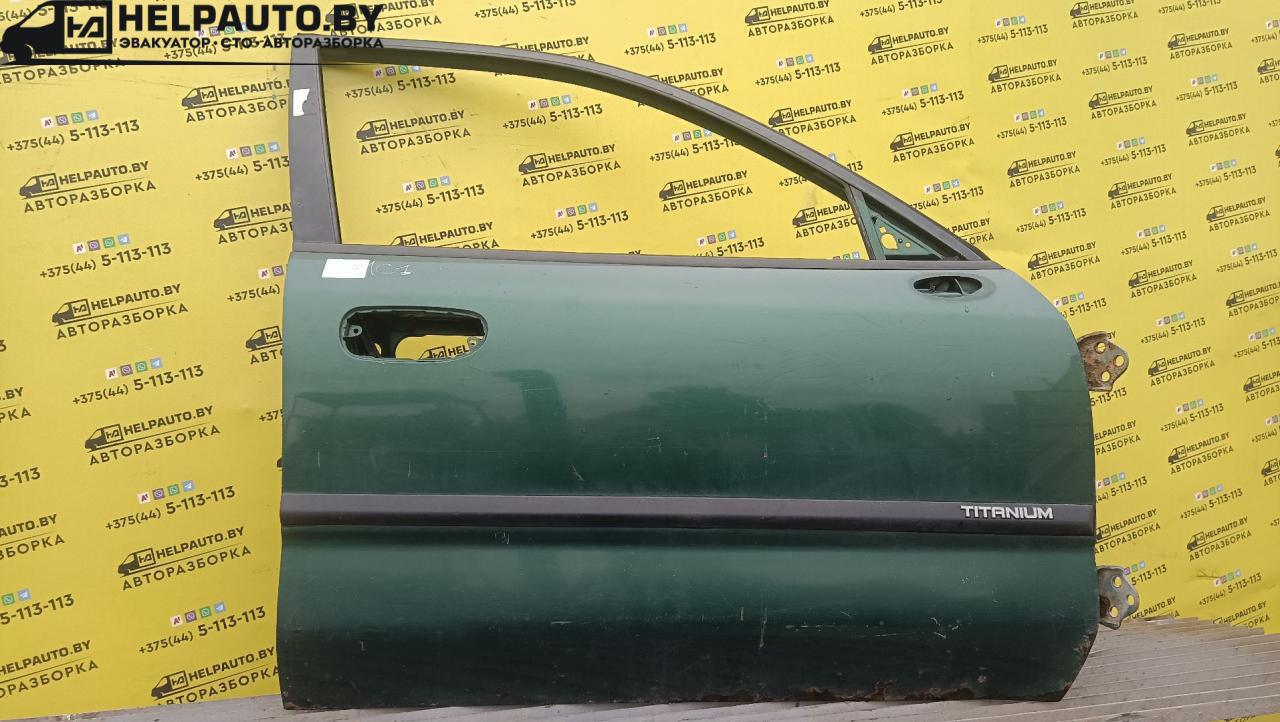 дверь передняя правая Mitsubishi Carisma 1 поколение 1997, 1.9 л., F8QT, дизель, МКПП, зеленый, хетчбэк 5 дв. - фото №1
