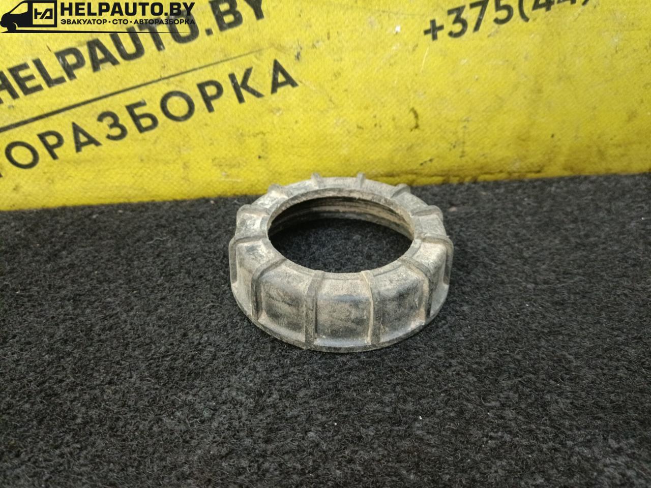 гайка топливного насоса Volkswagen Golf 2 поколение 1988, 1.6 л., 1F, бензин, МКПП, белый, хетчбэк 5 дв. - фото №1