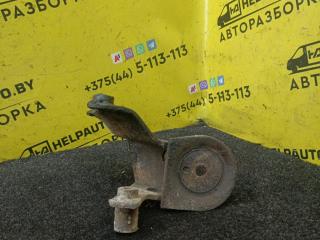кронштейн двигателя Volkswagen Golf 2 поколение 1988, 1.6 л., 1F, бензин, МКПП, белый, хетчбэк 5 дв.