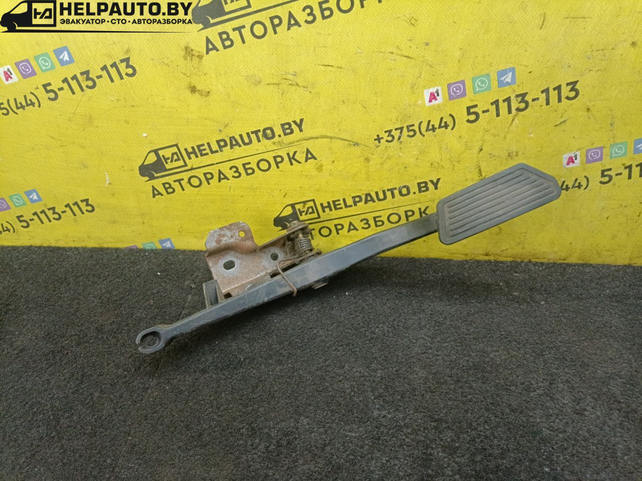 педаль Mitsubishi Galant 7 поколение 1995, 2.0 л., дизель, МКПП, седан, передний привод - фото №1
