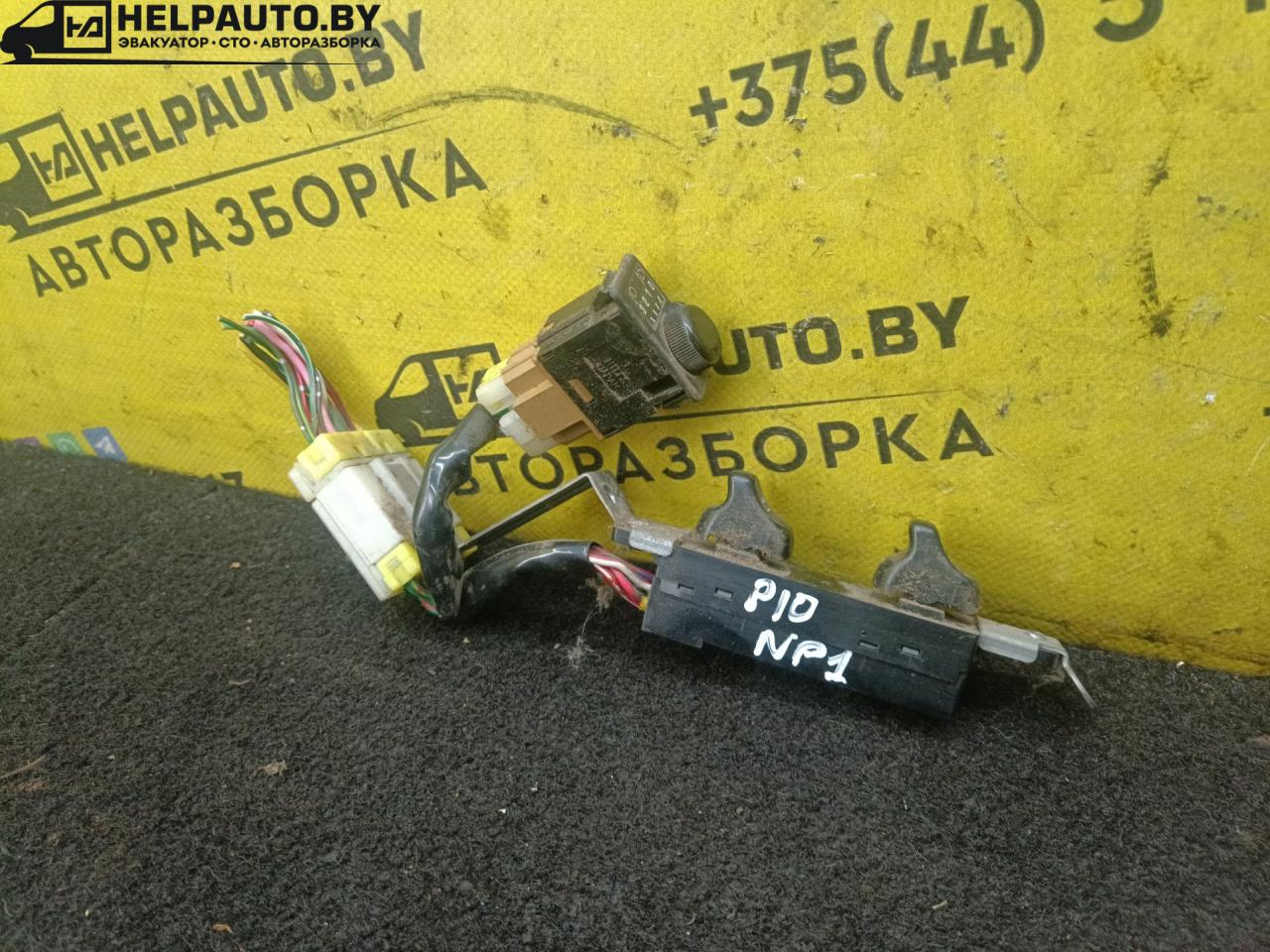 блок управления стеклоподъемниками Nissan Primera P10 1996, 1.6 л., GA16DE, бензин, МКПП, бордовый, универсал - фото №1