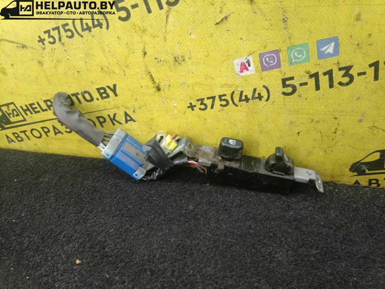 блок управления стеклоподъемниками Nissan Primera P10 1996, 1.6 л., GA16DE, бензин, МКПП, бордовый, универсал - фото №1