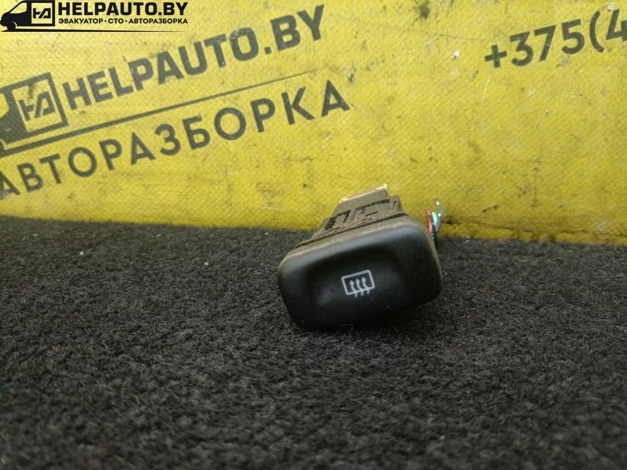 кнопка обогрева заднего стекла Nissan Primera P10 1996, 1.6 л., GA16DE, бензин, МКПП, бордовый, универсал - фото №1