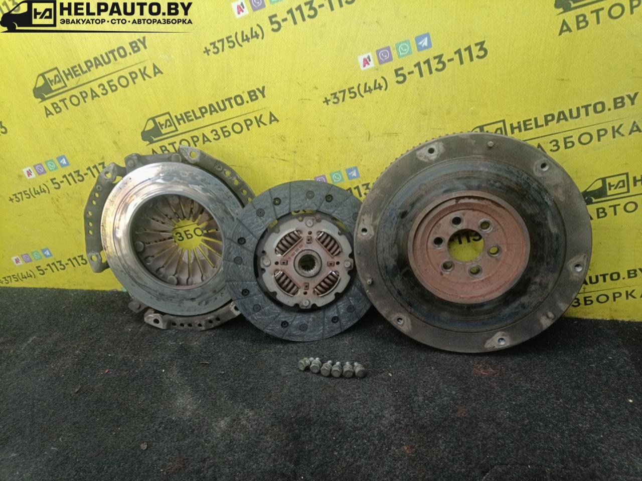 комплект сцепления Nissan Primera P10 1996, 1.6 л., GA16DE, бензин, МКПП, бордовый, универсал - фото №1