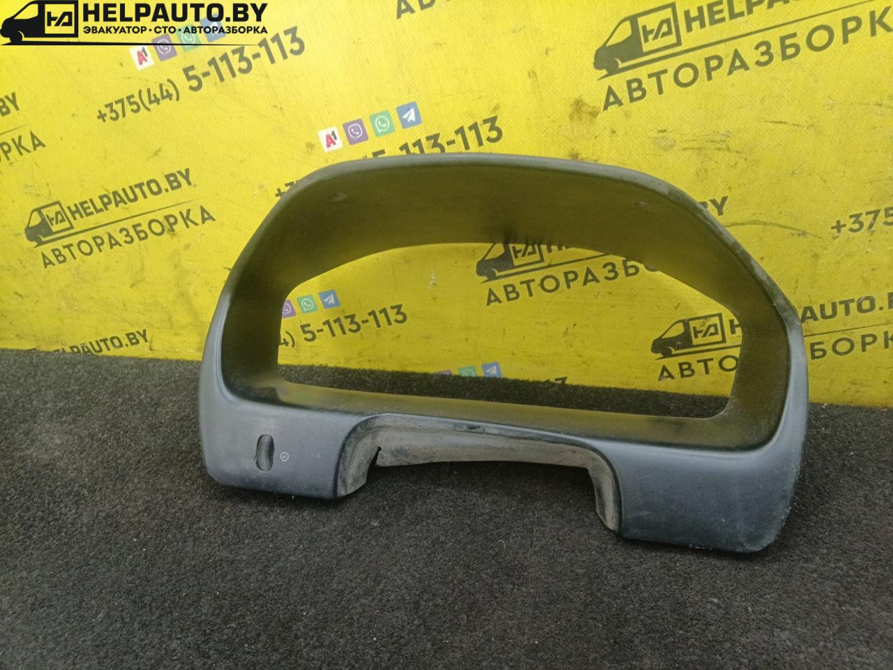 рамка панели приборов Mitsubishi Galant 8 поколение 1998, 2.0 л., бензин, АКПП, зеленый, универсал - фото №1