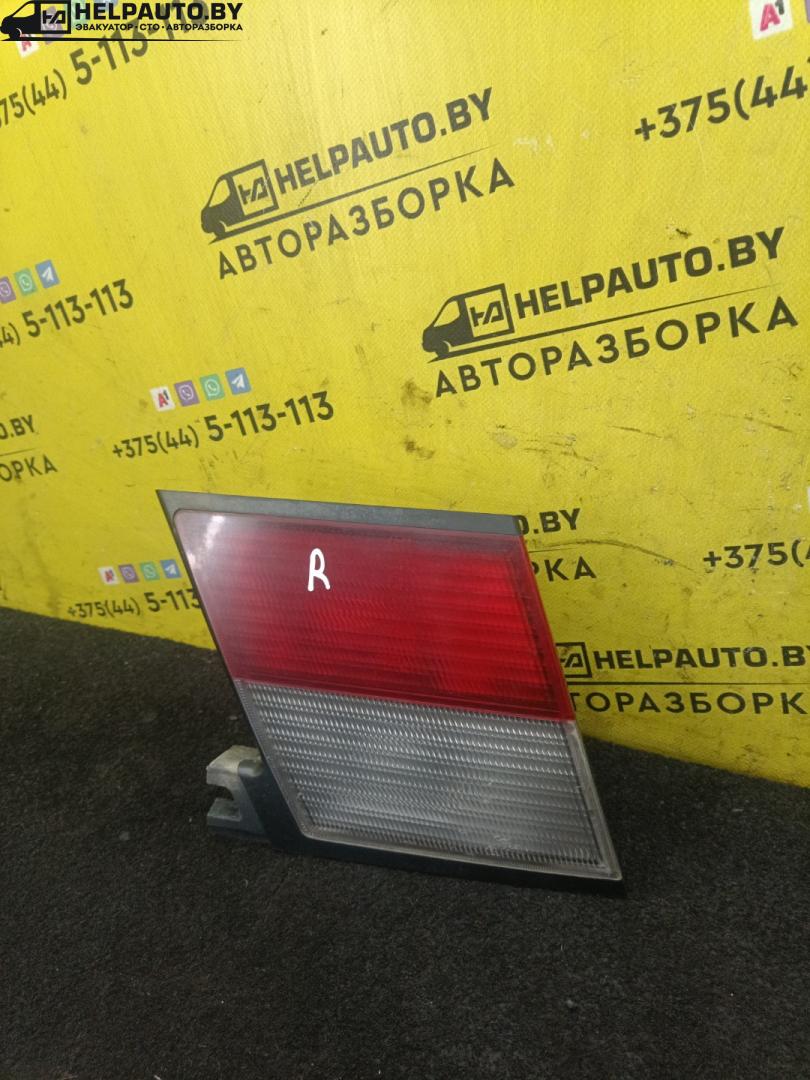 фонарь крышки багажника правый Nissan Primera P11 1998, бензин, МКПП, хетчбэк 5 дв., передний привод - фото №1