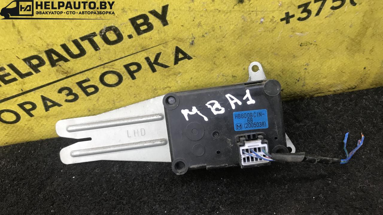 моторчик заслонки печки Mazda 323F BA 1996, 1.8 л., BP, бензин, МКПП, серебристый, хетчбэк 5 дв. - фото №1
