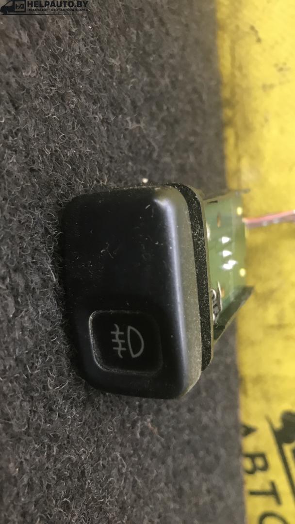 кнопка противотуманных фар Mazda 323F BA 1996, 1.8 л., BP, бензин, МКПП, серебристый, хетчбэк 5 дв. - фото №1