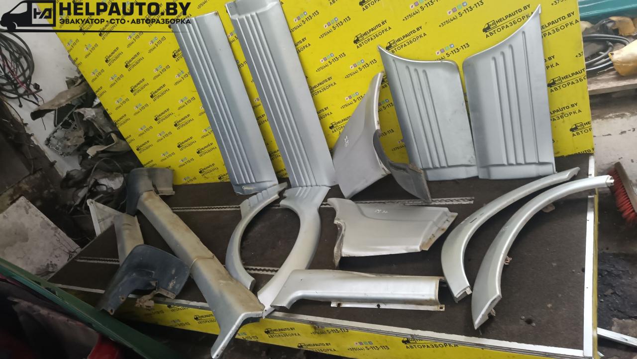 Комплект молдингов SsangYong Musso 1 поколение 1997, 2.9 л., MB-OM 662, дизель, АКПП, зеленый, внедорожник 5 дв. - фото №1