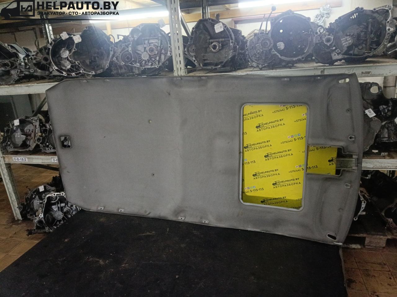 потолок Mitsubishi Space Wagon 2 поколение (Typ N30/N40) 1994, 2.0 л., 4D68 T, дизель, МКПП, серый, минивэн - фото №1