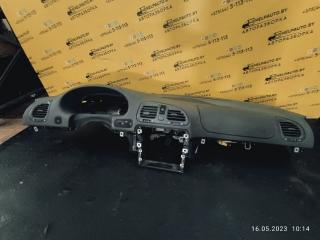 панель передняя салона (торпедо) Daewoo Nubira J100 1998, 2.0 л., бензин, МКПП, красный / зеленый, седан