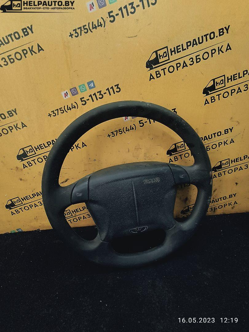 подушка безопасности водителя Daewoo Nubira J100 1998, 2.0 л., бензин, МКПП, красный / зеленый, седан - фото №1