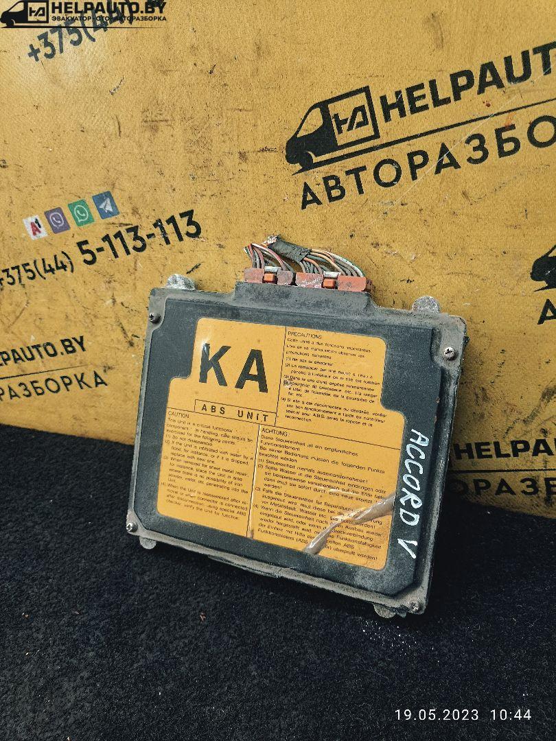 Блок управления ABS/ESP Honda Accord 5 поколение 1995, 2.0 л., F20B, бензин, АКПП, черный, седан - фото №1
